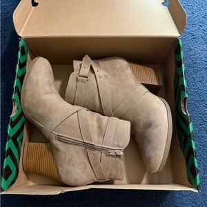 a.n.a Tan Ankle Booties